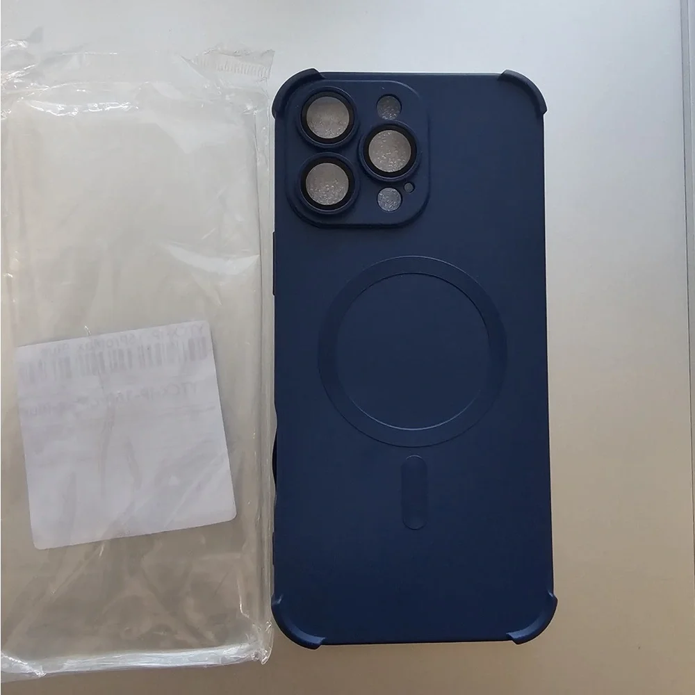 Magnetic Blue Phone Case - Picture 3 of 3